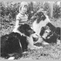 071-1126 Eine Paterswalderin mit ihren Hunden.jpg